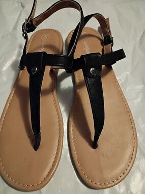 Cat & Jack Black T-Strap Sandals with Tan Footbed
